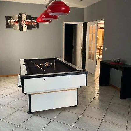 Magnifique Avec Piscine Hébergement de vacances *